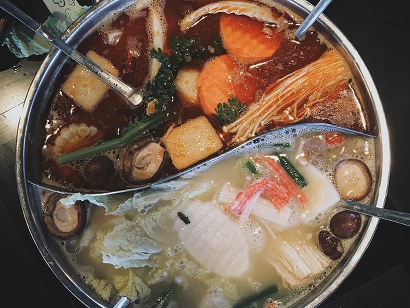 Chinese Hotpot Chain Haidilao Fizzles after Strong Start in Hong Kong Debut