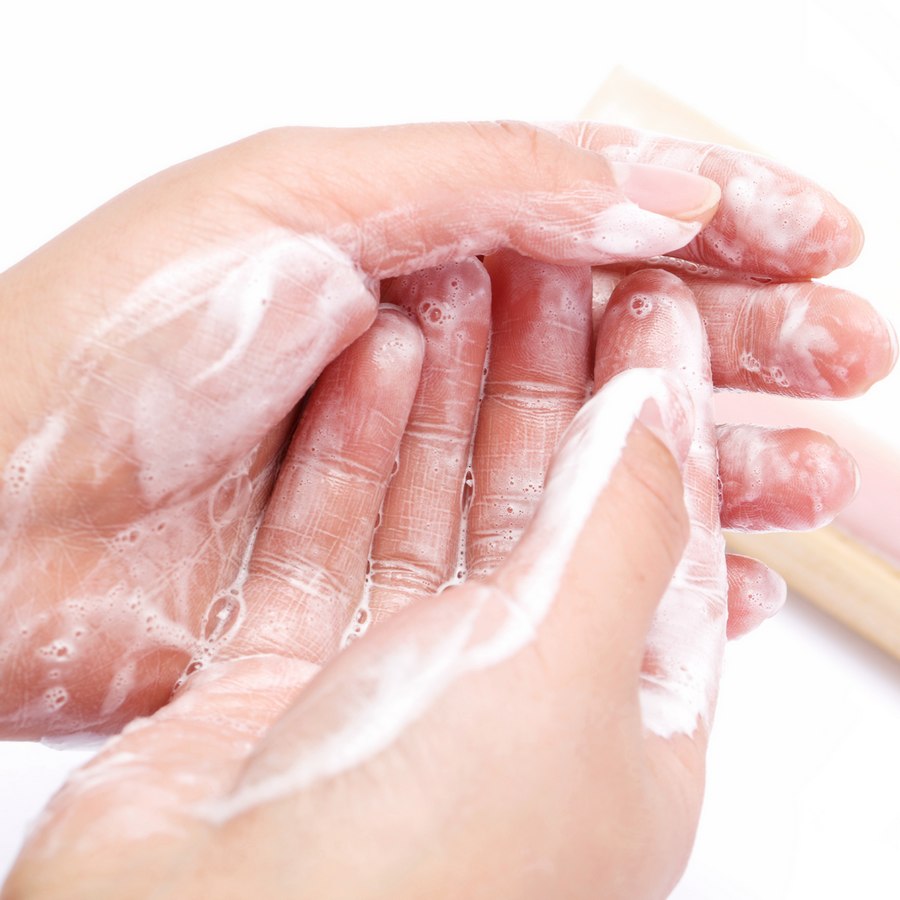 练习 | AP News一分钟新闻：美国FDA召回75款有毒洗手液
