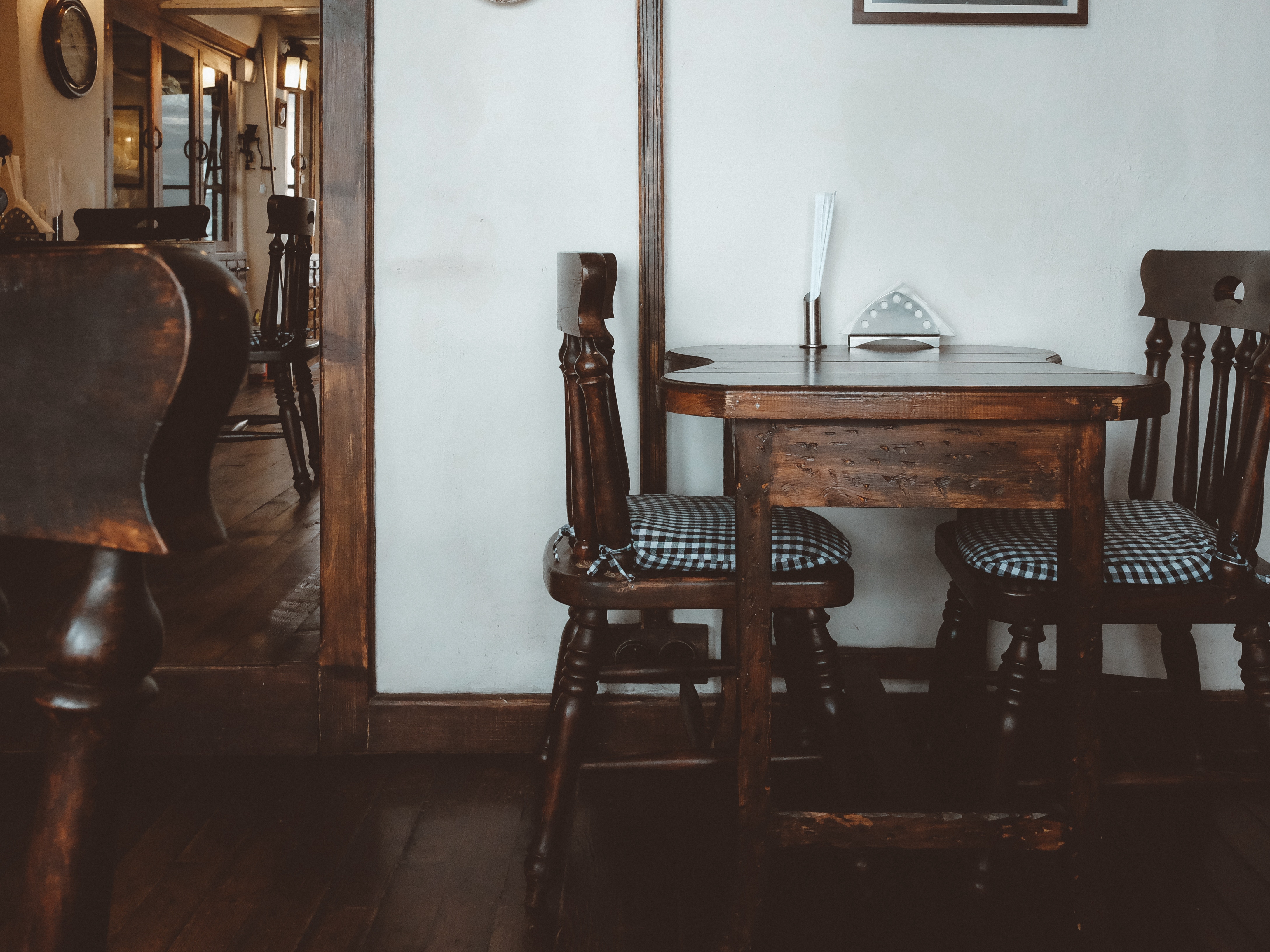 Solo dining: Tips for eating out alone at a restaurant
