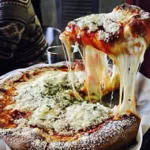 Prisoners Learn to Make Pizza in Chicago