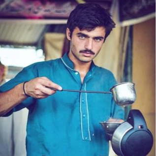 Handsome Pakistani Tea Seller Catches Eyes