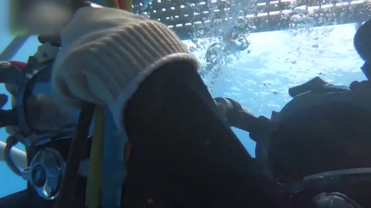 “传播中国”大学英语进阶教程（下册）Unit 2 Video