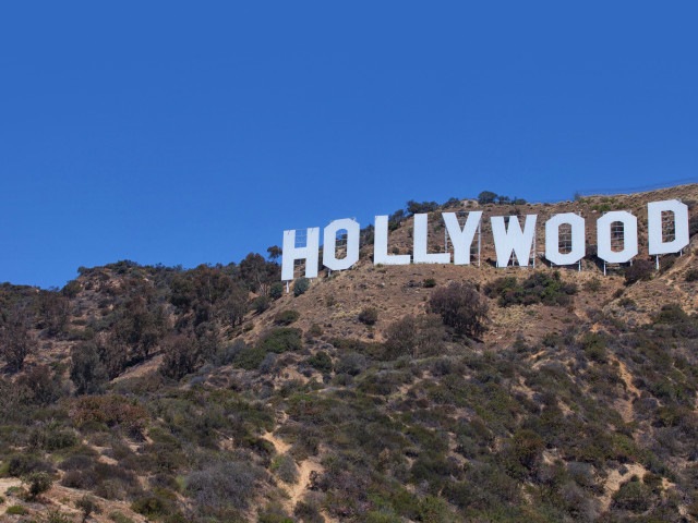 电影档期一延再延，好莱坞开始放弃2020年