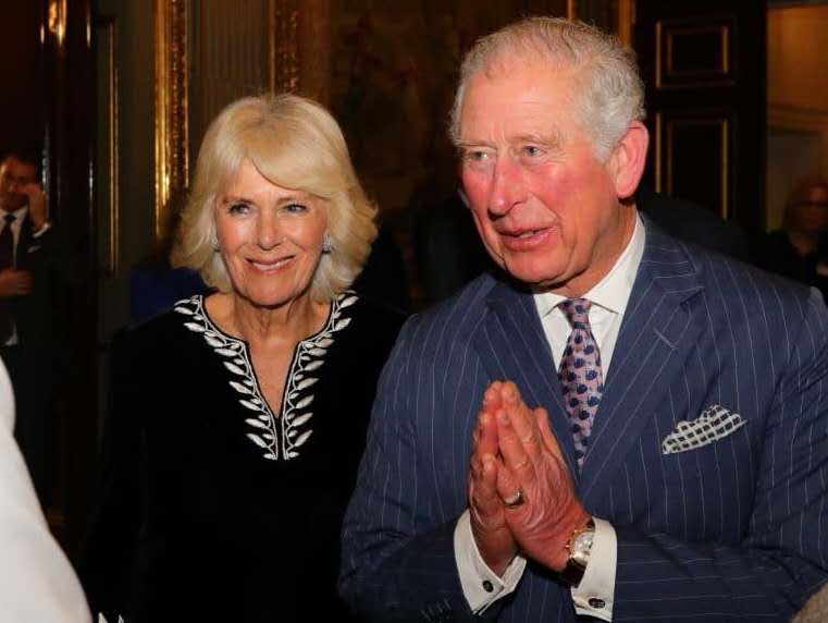 英国王储查尔斯新冠病毒检测呈阳性，女王目前身体健康